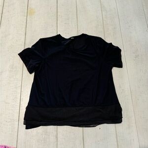 Lululemon sole training short sleeve size small - see measurements